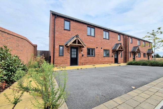 2 bedroom semi-detached house for sale
