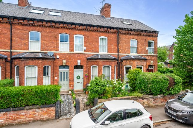 4 bedroom terraced house for sale