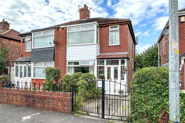 Welbeck Avenue, Chadderton, Oldham... 3 bed semi