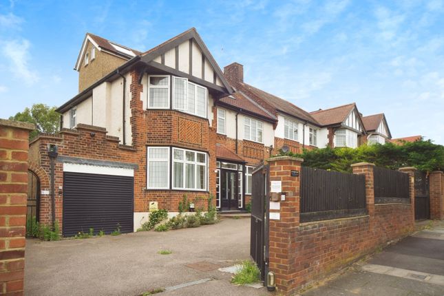 5 bedroom semi-detached house for sale