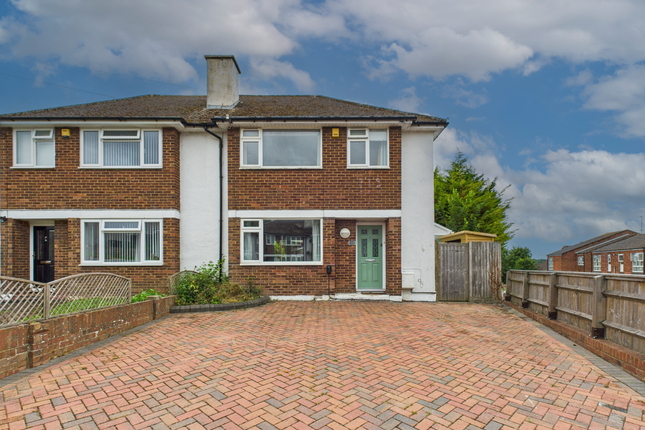 Wingate Avenue, High Wycombe... 3 bed semi