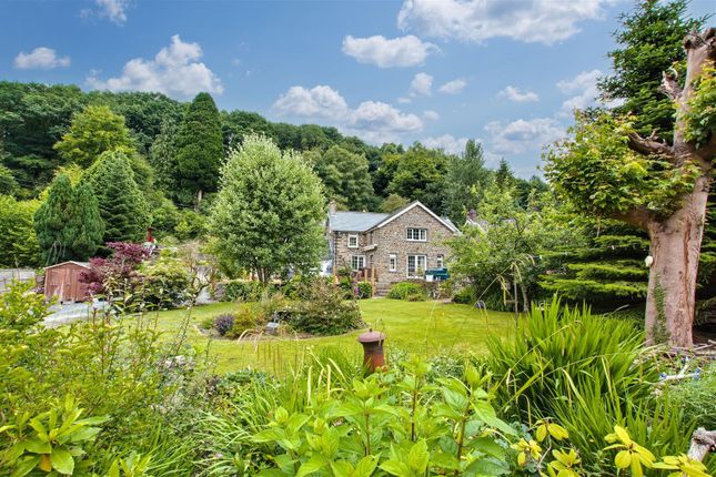 Drefach Felindre, Llandysul 3 bed detached house for sale