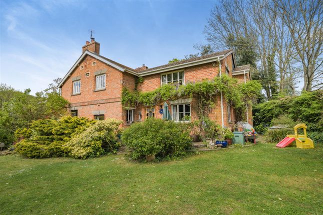 Gloucester Road, Newent GL18 5 bed detached house for sale