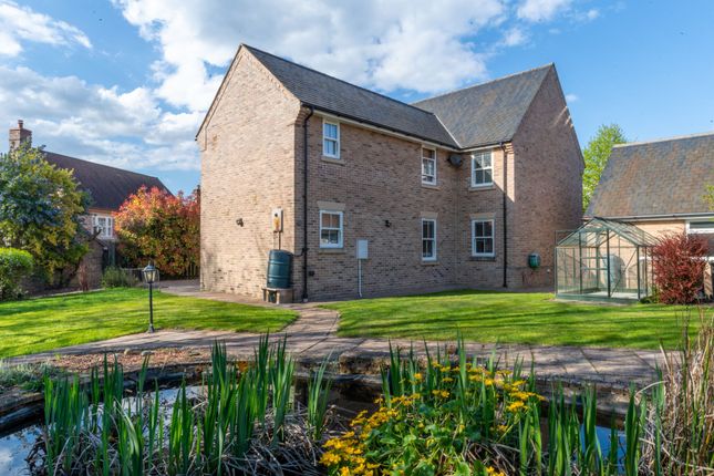 Orchard Close, Cambridge CB25 4 bed detached house for sale