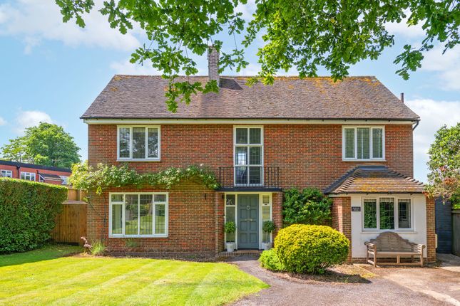 Wray Common Road, Reigate, RH2 4 bed detached house for sale