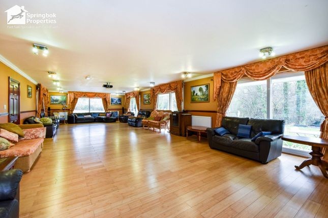 6 bedroom detached house for sale