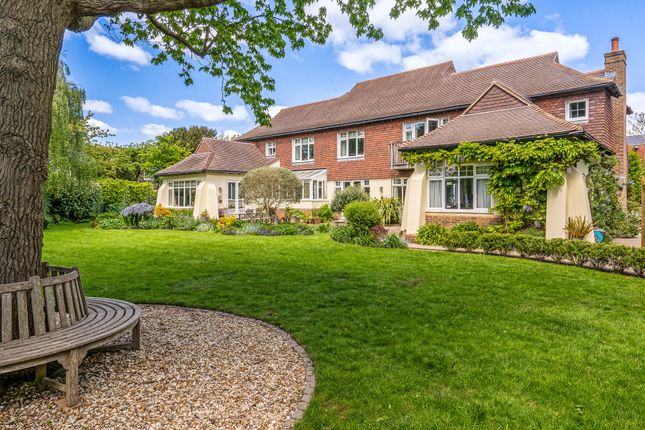 6 bedroom house for sale