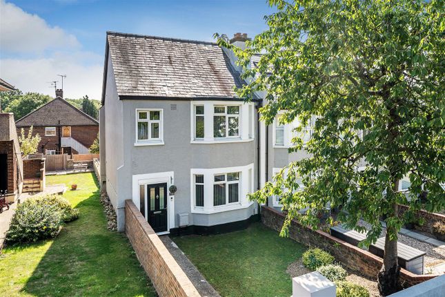 KINGSTON ROAD, LEATHERHEAD, KT22 3 bed semi