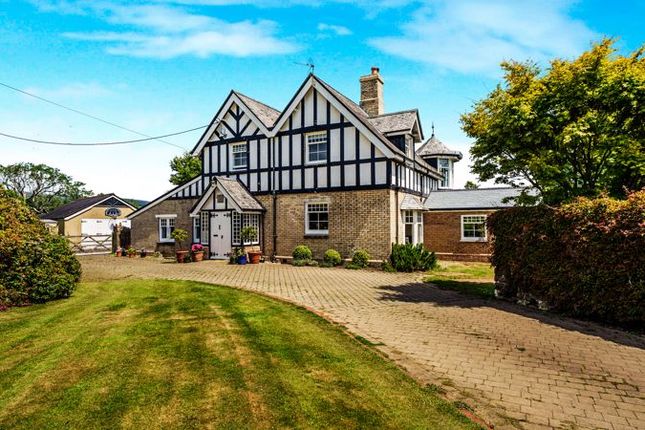 5 bedroom detached house for sale
