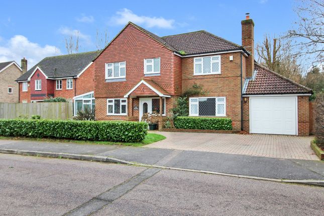 Hoads Wood Gardens, Ashford TN25 4 bed detached house for sale