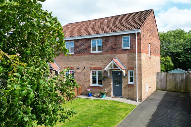 Rockbank Crescent, Glenboig... 3 bed semi