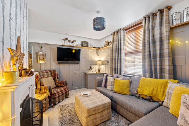 New North Road, Reigate, Surrey, RH2 2 bed semi