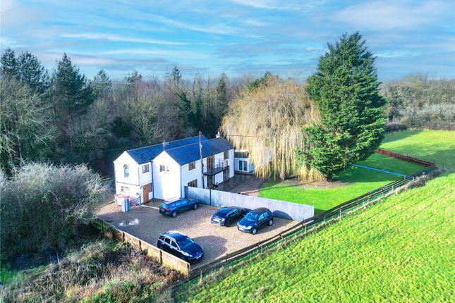 6 bed detached house
