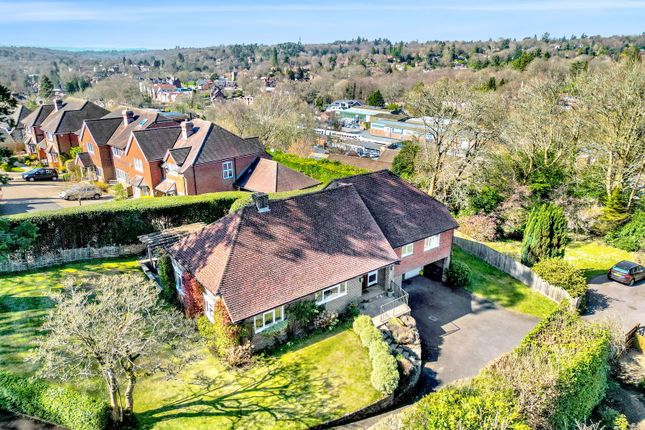 Courts Mount Road, Haslemere GU27 3 bed detached house for sale