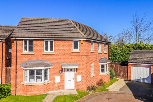Primrose Way, Wakefield WF4 3 bed detached house for sale