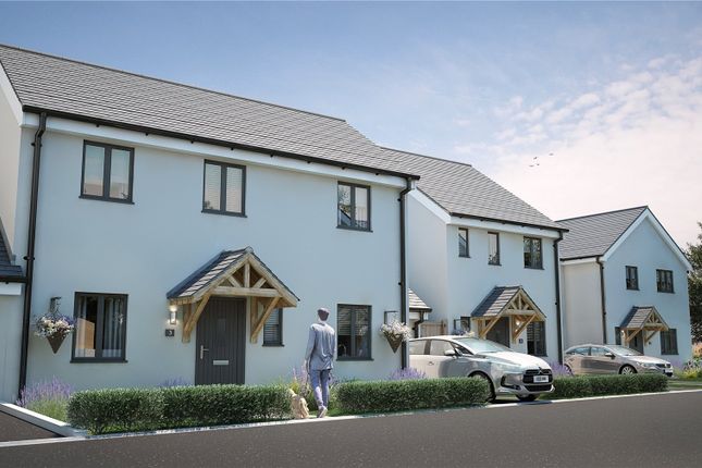 3 bed link detached house