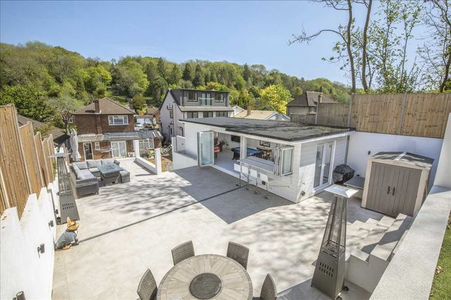 Caterham Drive 3 bed detached house for sale