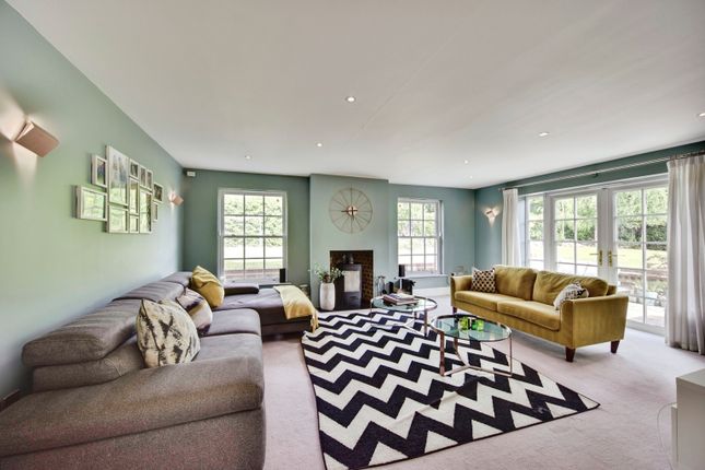 6 bedroom detached house for sale