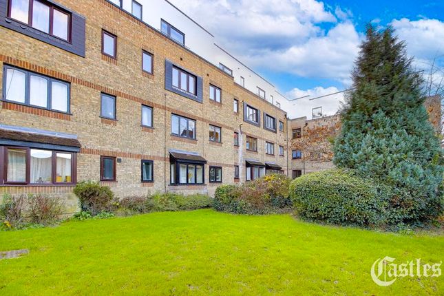 Isabella Close, Southgate, N14 1 bed apartment for sale