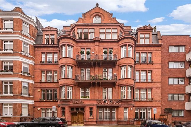 Prince Edward Mansions, Hereford... 2 bed flat for sale