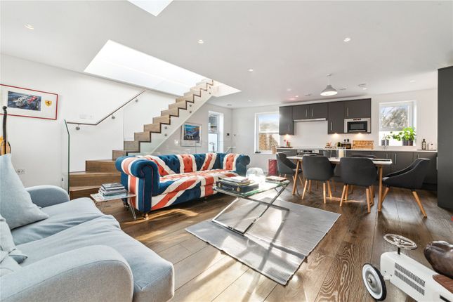 Stanton Road, Barnes, London, SW13 2 bed detached house for sale