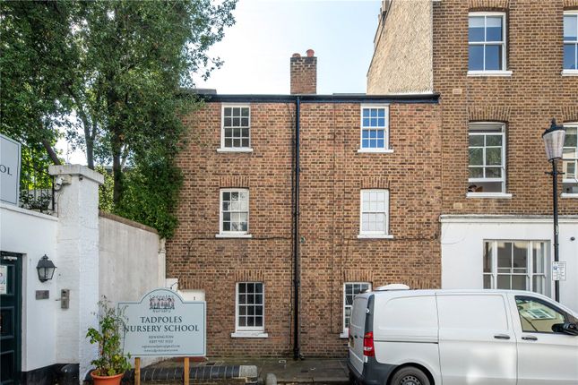 4 bedroom end of terrace house for sale