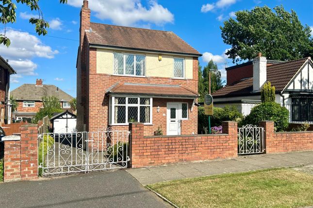 Oakleigh Avenue, Wakefield WF2 3 bed detached house for sale