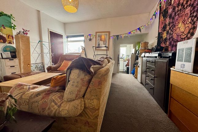 3 bedroom maisonette for sale