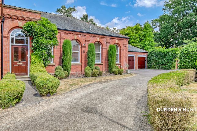 Chapel Mews, Woodford Green, IG8 2 bed end of terrace house for sale
