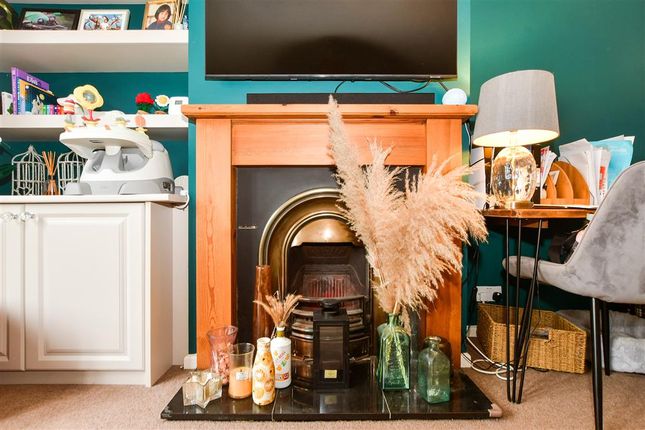 2 bedroom ground floor maisonette for sale
