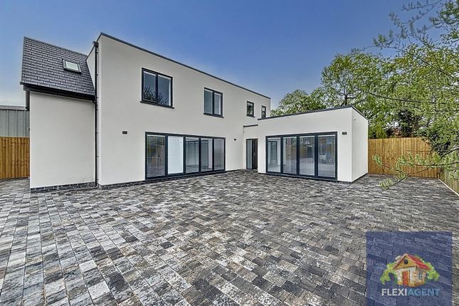 Liverpool Road, Southport PR8 3 bed detached house for sale