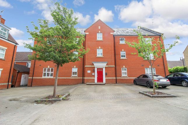 Phoenix Gardens, Swindon, SN25 2 bed flat for sale