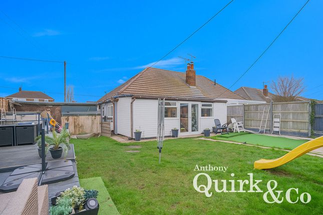 Point Road, Canvey Island, SS8 3 bed semi