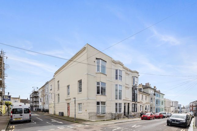 College Road, Brighton, East Sussex, BN2 4 bed flat for sale