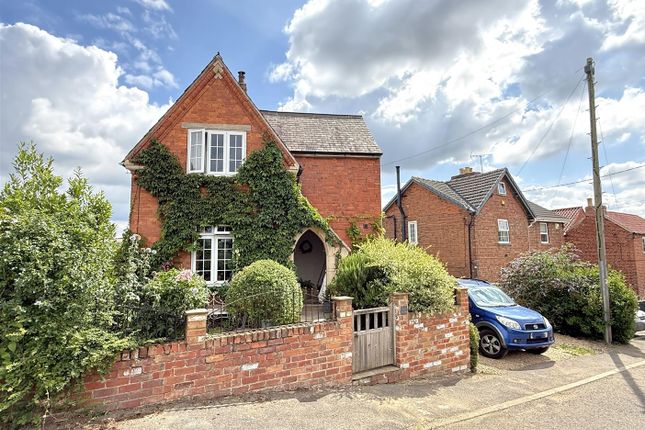 Barrowby Vale, Barrowby 3 bed detached house for sale