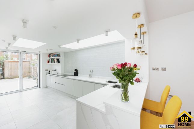 Sandycombe Road, Richmond, Surrey, TW9 3 bed terraced house for sale