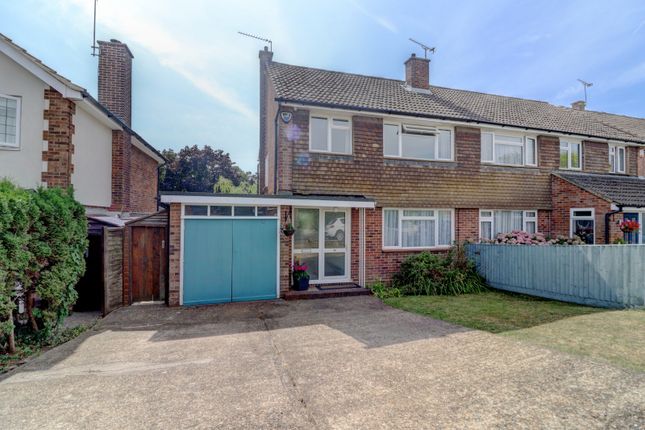 The Pastures, High Wycombe HP13 3 bed semi