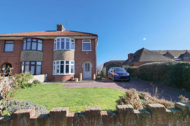 College Road, Framlingham, Suffolk 3 bed semi