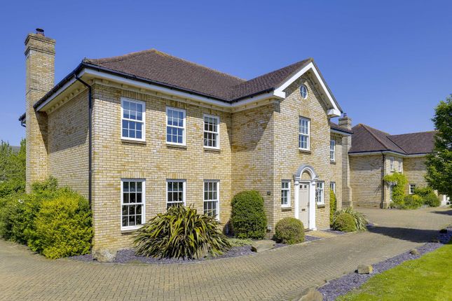 6 bedroom detached house for sale