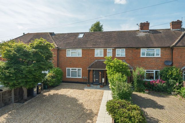 Furze Lane, Surrey GU7 2 bed maisonette for sale