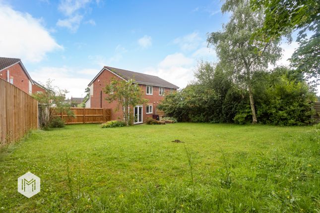 Embsay Close, Bolton, BL1 7EJ 3 bed semi