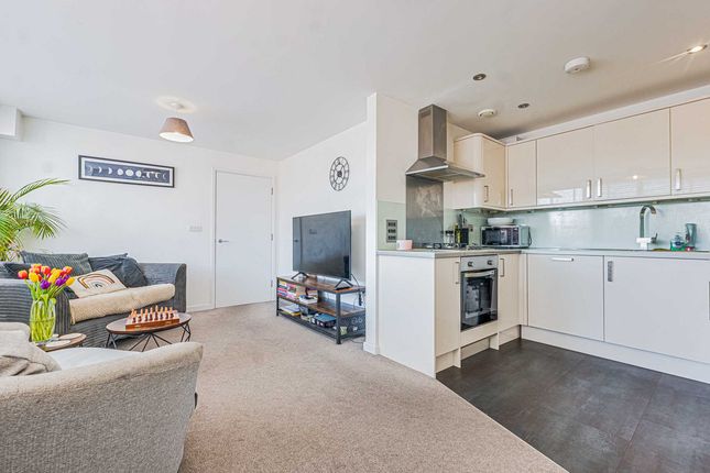 High Street, Rayleigh, SS6 1 bed flat for sale