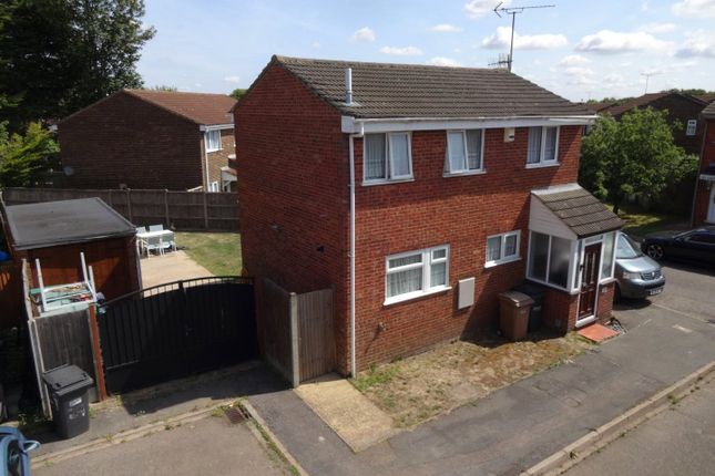 Wolston Close, Luton, Bedfordshire, LU1 3 bed detached house for sale