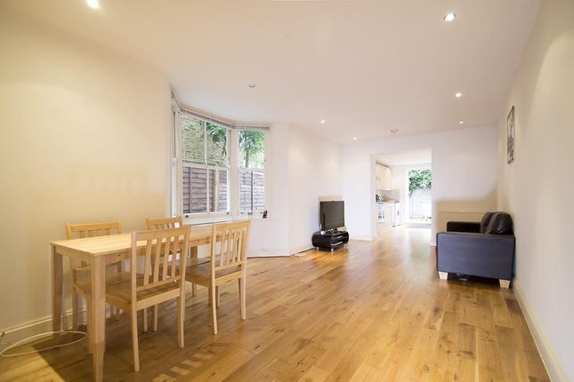 Shandon Road, SW4 2 bed flat for sale