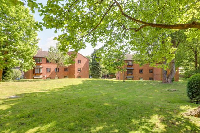 Ashurst Close, Anerley, London 2 bed flat for sale