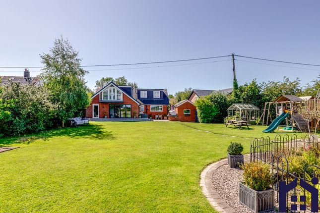 Pompian Brow, Bretherton, PR26 4 bed detached house for sale