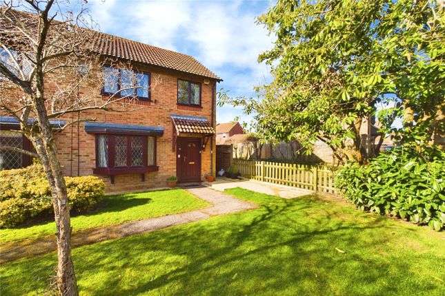 Peachey Drive, Thatcham, Berkshire, RG19 3 bed semi