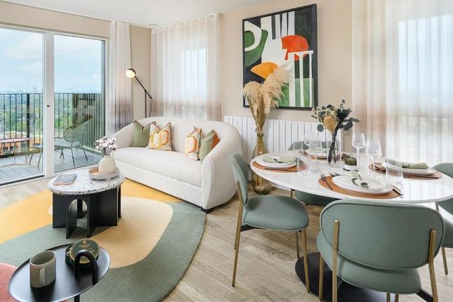 Pegler Square, London SE3 2 bed flat for sale