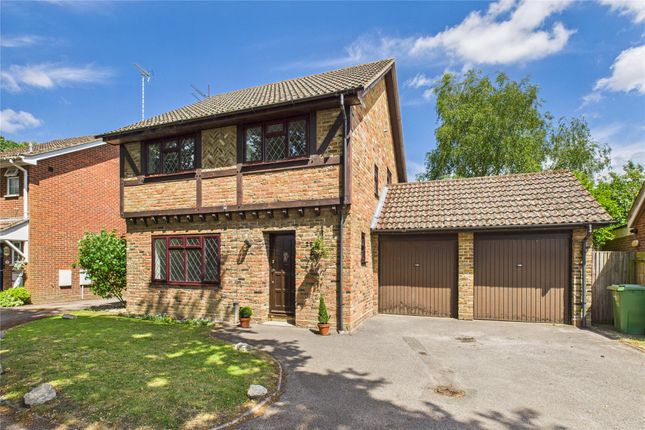 Comfrey Close, Farnborough... 4 bed detached house for sale