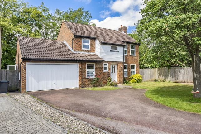 Parkside Place, East Horsley 3 bed detached house for sale